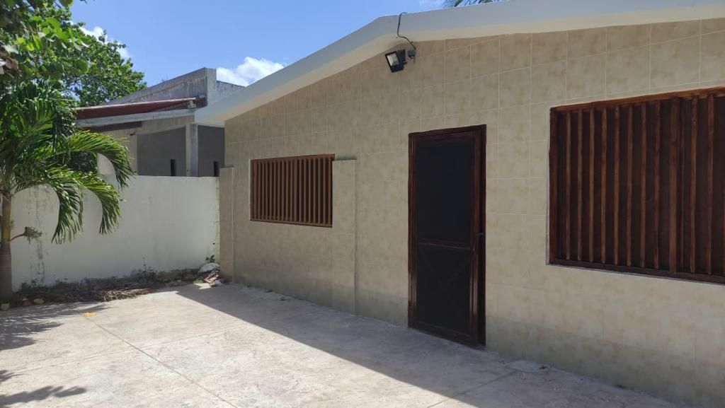 se-renta-a-largo-plazo-hermosa-y-comoda-casa-a-una-cuadra-del-mar-en-progreso14-22080