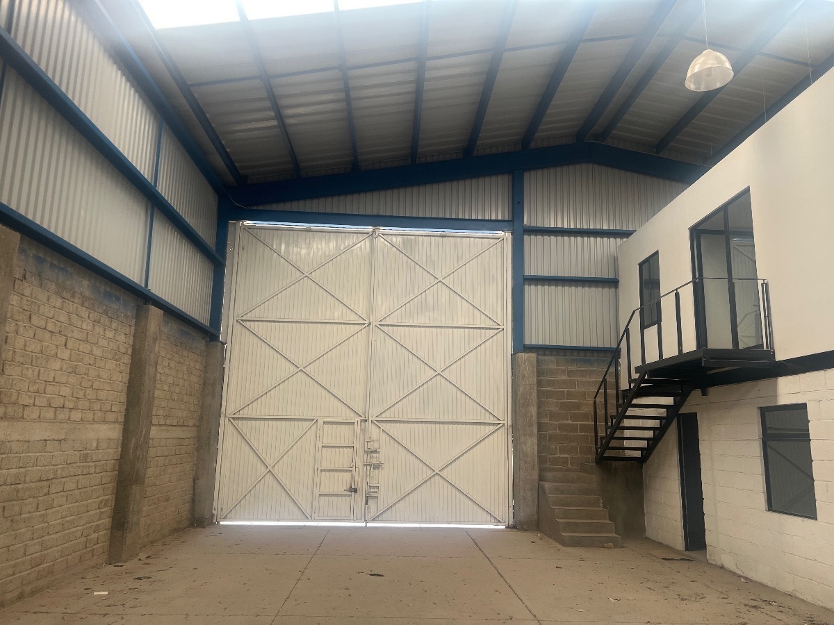 se-renta-bodega-1000m2-con-area-de-oficinas12-36097
