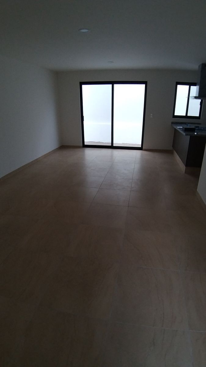 se-renta-casa-en-el-fraccionamiento-los-roblescondado-queretaro12-25758