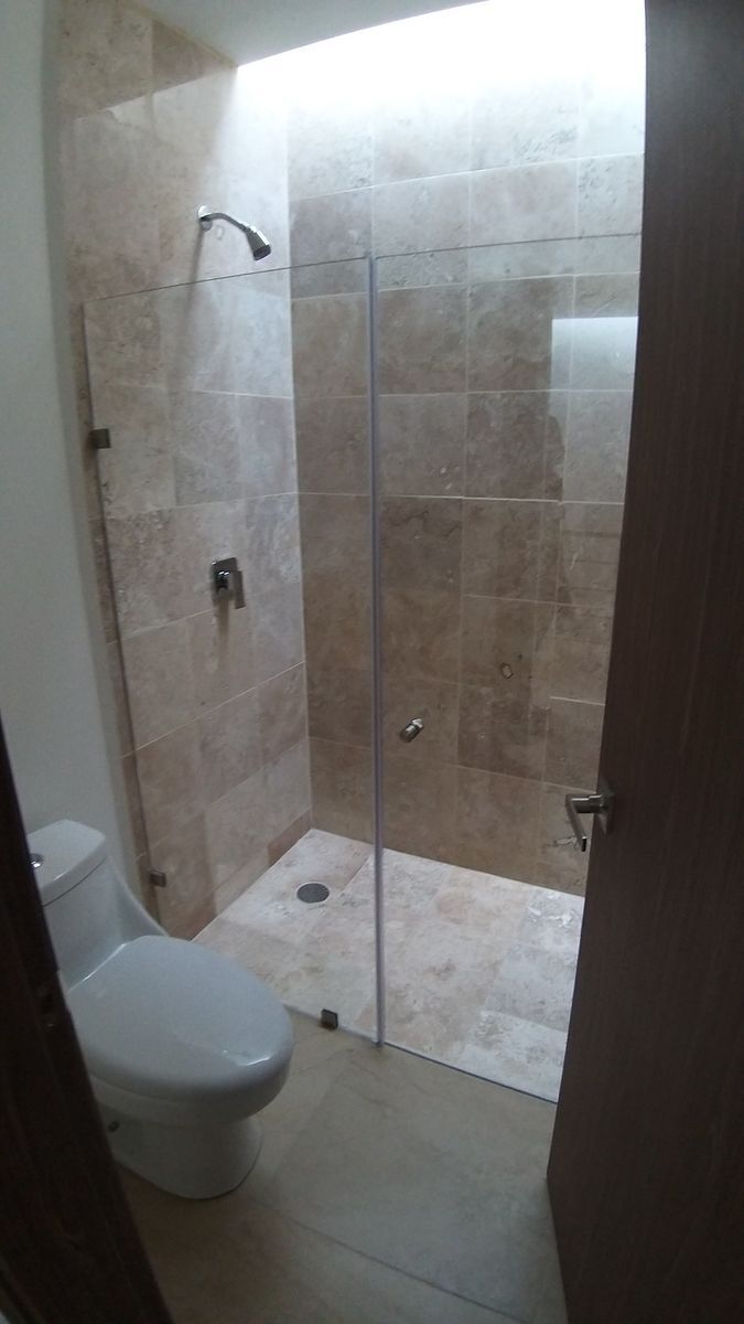 se-renta-casa-en-el-fraccionamiento-los-roblescondado-queretaro18-25758