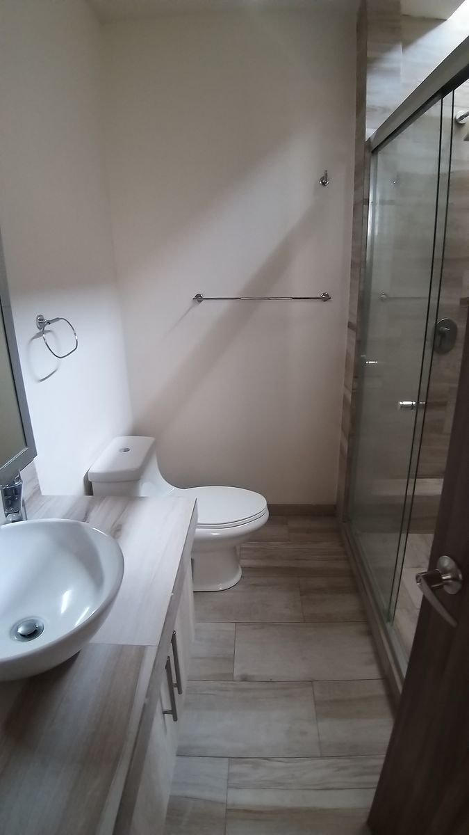 se-renta-casa-en-el-fraccionamiento-los-roblescondado-queretaro28-25758