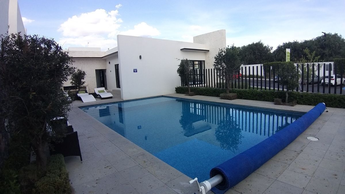 se-renta-casa-en-el-fraccionamiento-los-roblescondado-queretaro36-25758