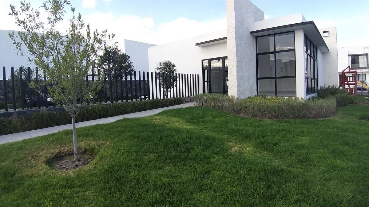 se-renta-casa-en-el-fraccionamiento-los-roblescondado-queretaro38-25758