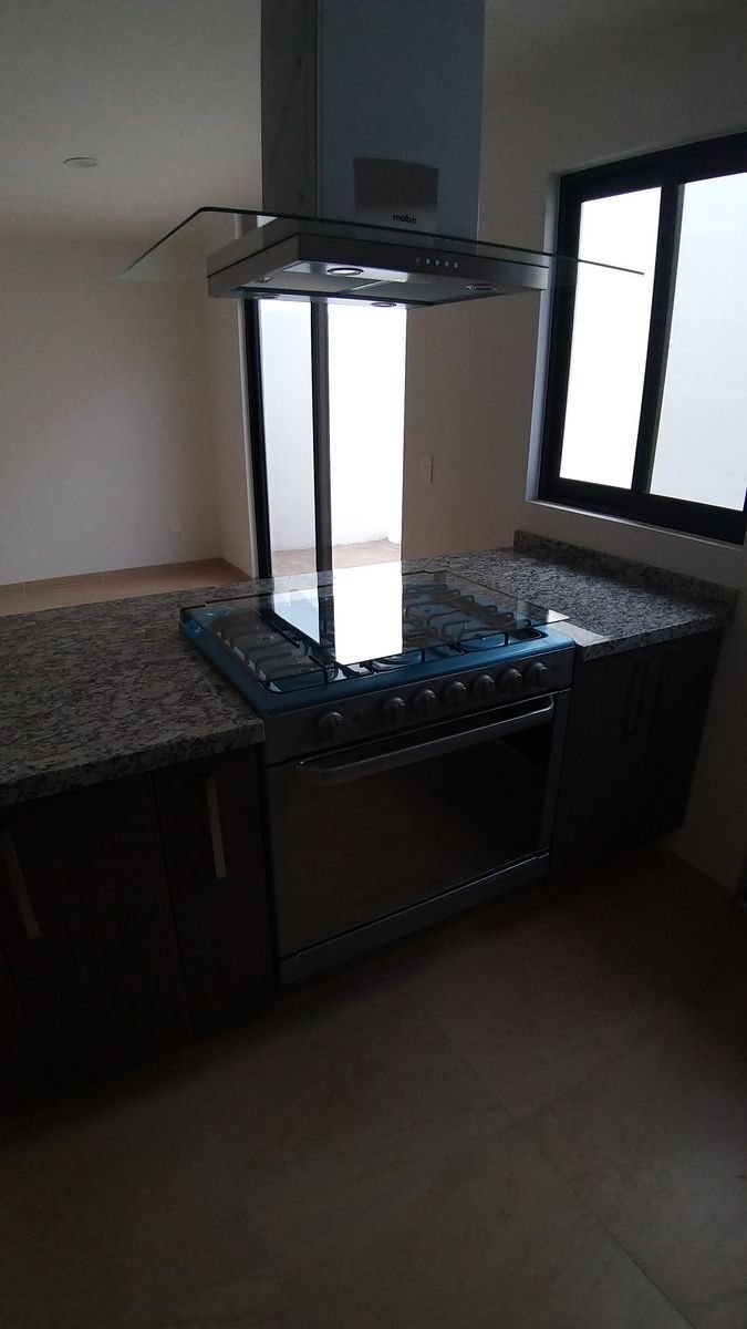 se-renta-casa-en-el-fraccionamiento-los-roblescondado-queretaro6-25758