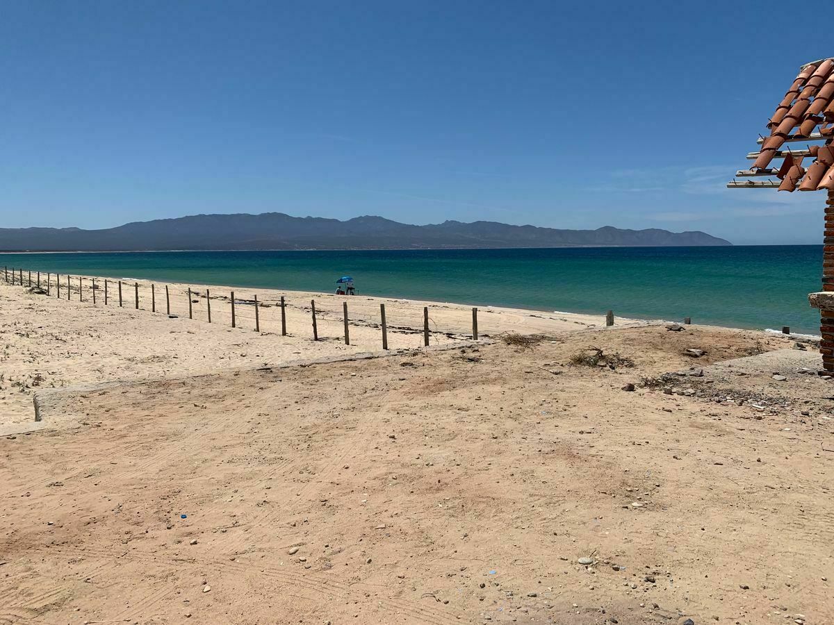 TERRENO BAHIA TURQUESA A SOLO 700 METROS DE PLAYA.
