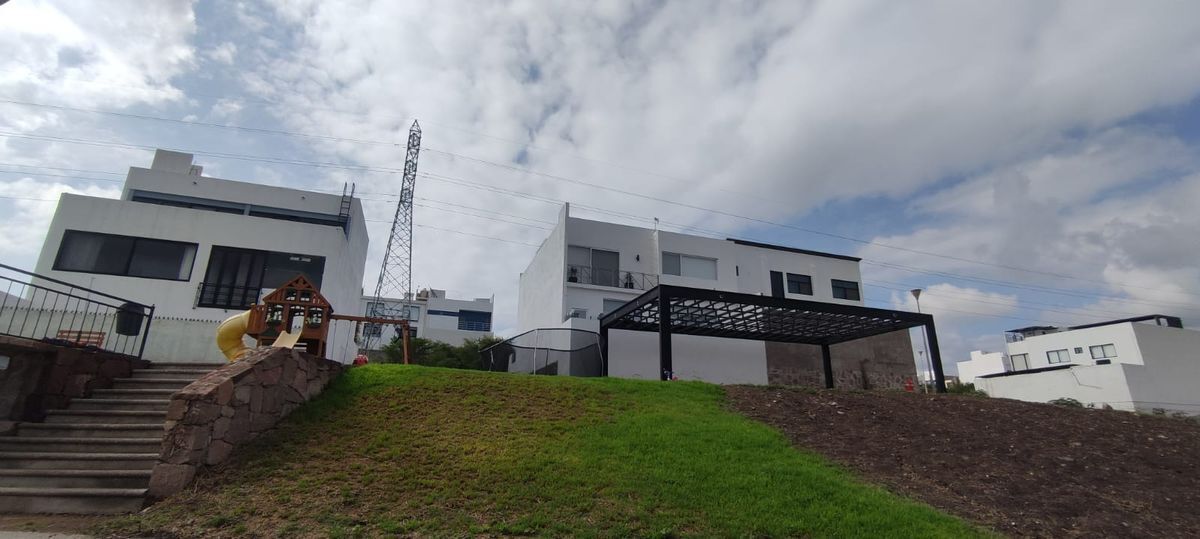 terreno-en-esquina-en-venta-dentro-de-punta-esmeralda9-31518
