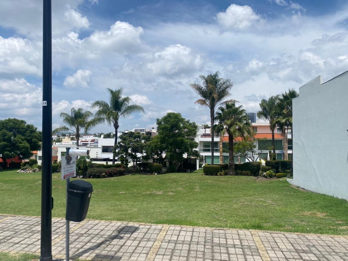 TERRENO EN VENTA EN LOMAS DE ANGELOPOLIS 1
