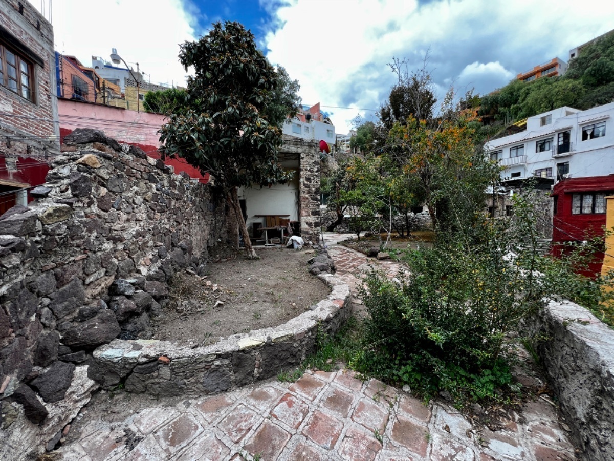 terreno-en-venta-en-zona-centro-con-tres-mini-departamentos-en-mexiamora11-32284