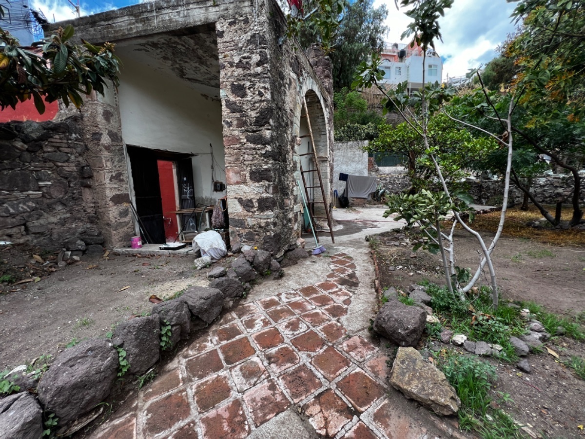 terreno-en-venta-en-zona-centro-con-tres-mini-departamentos-en-mexiamora12-32284