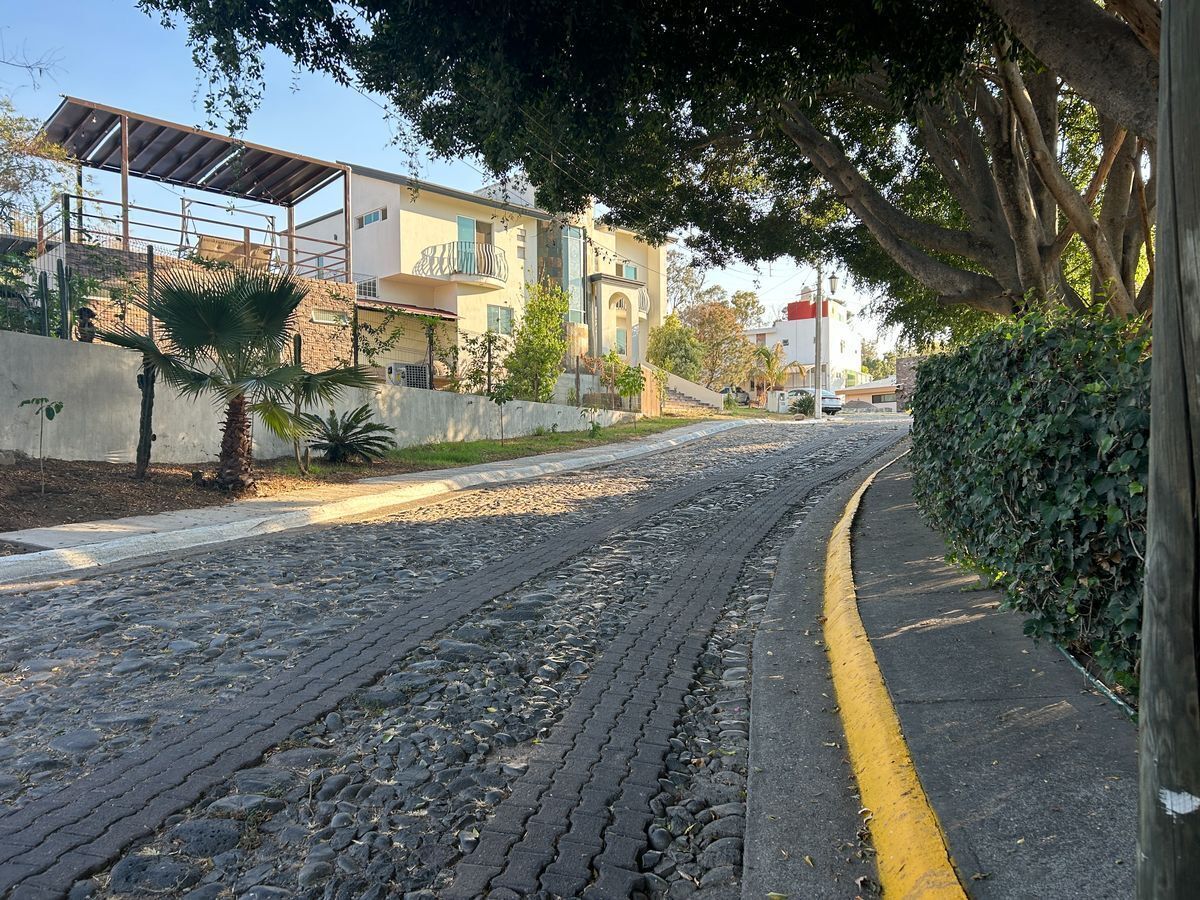 terreno-semi-plano-en-venta-las-caadas-zapopan-jal2-37297