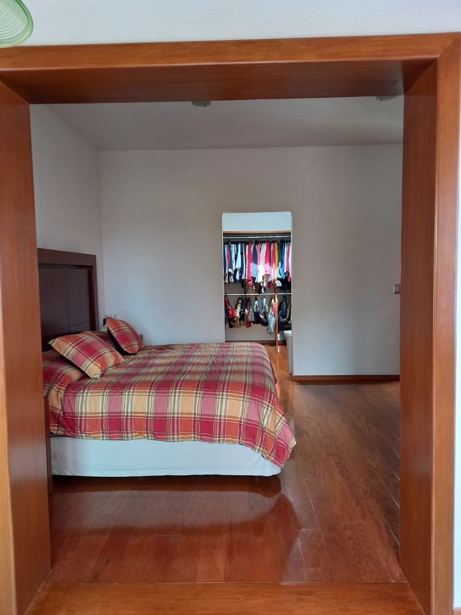venta--casa-de-4-recmaras-en-el-campanario-quertaro23-13348
