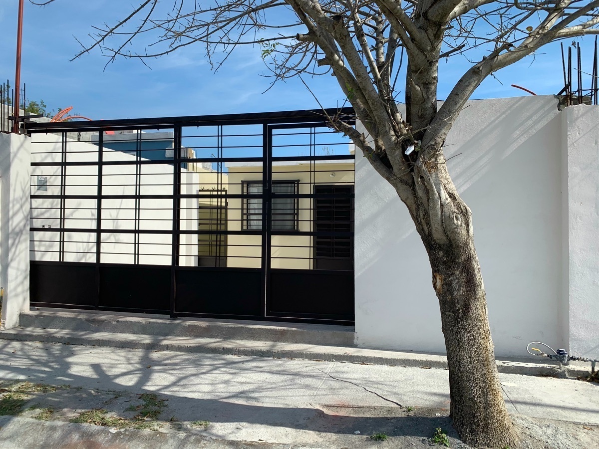 VENTA CASA  100% REMODELDA FRENTE A PARQUE EN URBIVILLAS DEL REAL JUAREZ N L