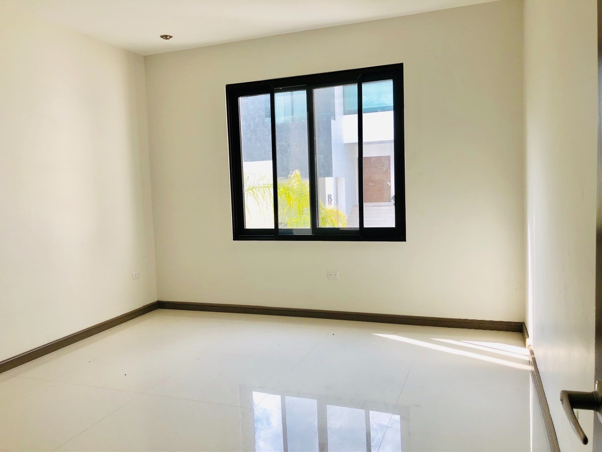 venta-casa-4-recmaras-1-en-planta-baja-jardn-carolco-monterrey-n-l3-13306