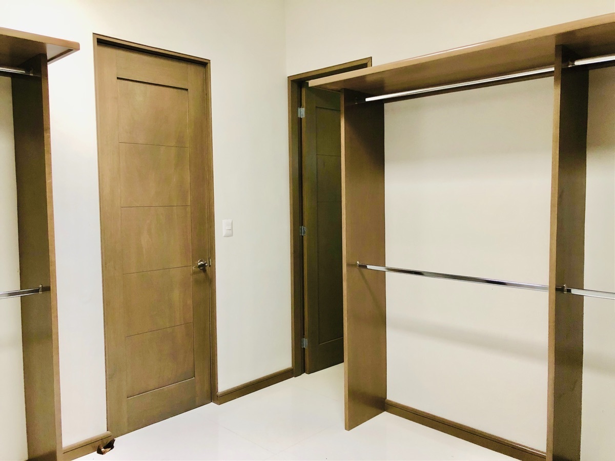 venta-casa-4-recmaras-1-en-planta-baja-jardn-carolco-monterrey-n-l31-13306