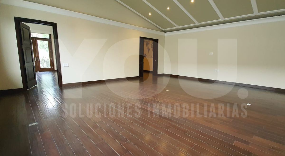 venta-casa-con-alberca-y-jardn-en-bosque-real24-20386