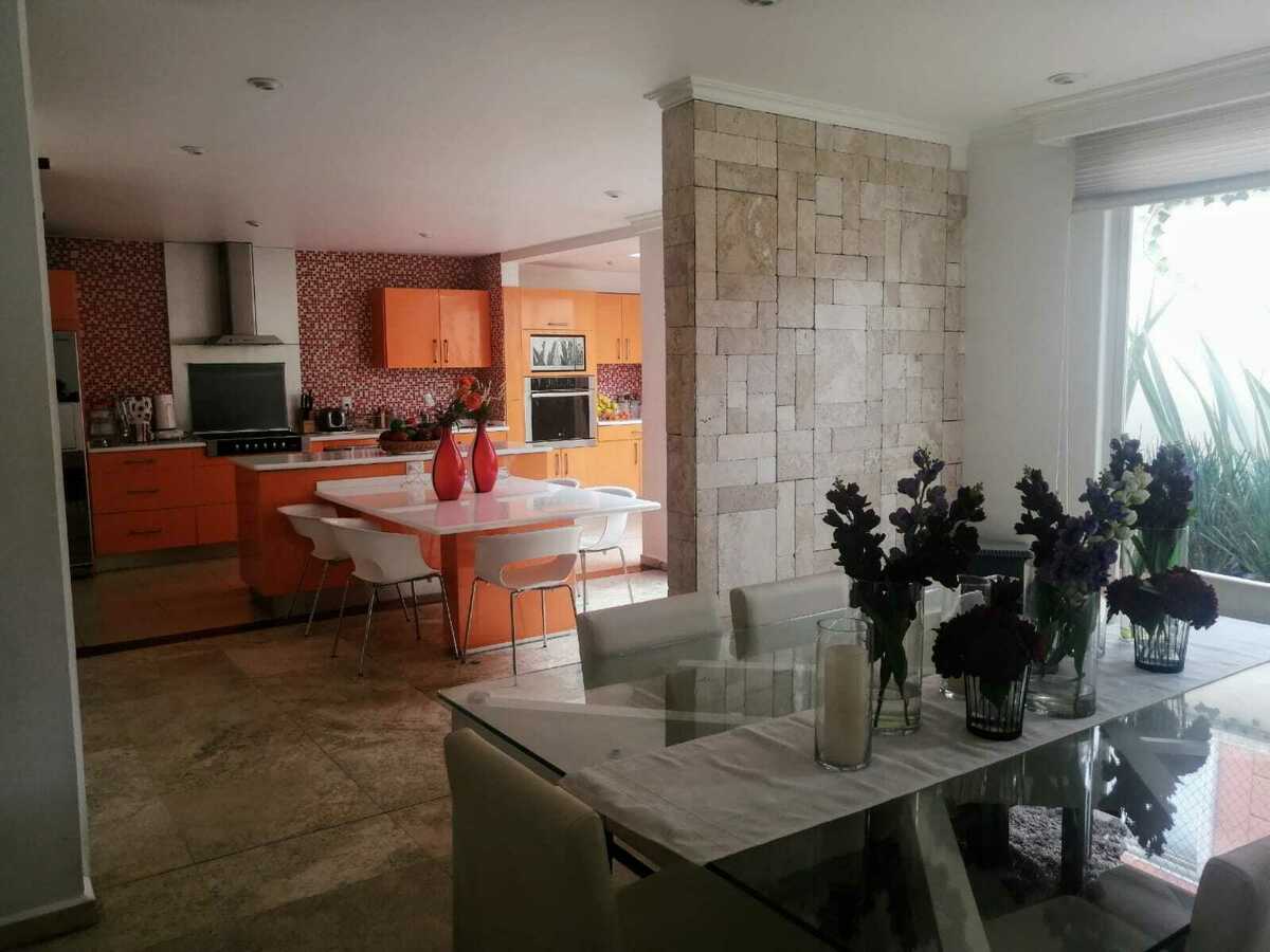 Venta casa en condominio Hda. De las Palmas Interlomas