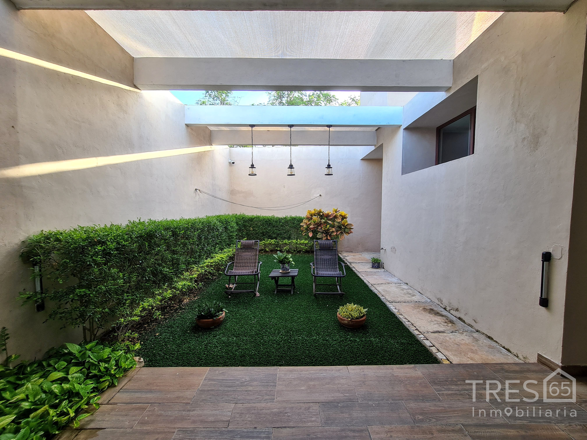 venta-de-amplia-residencia-de-una-planta-al-norte-de-merida29-38385