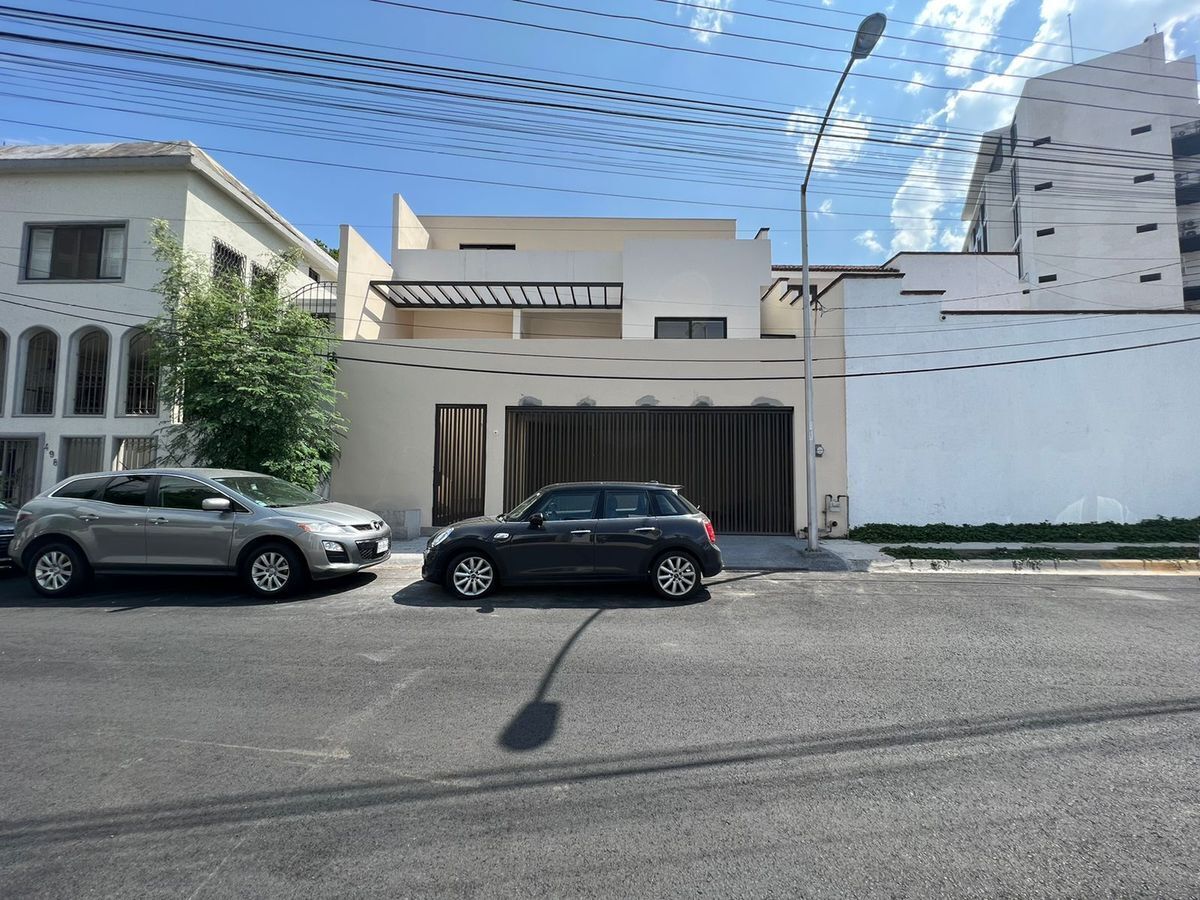 Venta de casa en Colinas de San Jeronimo