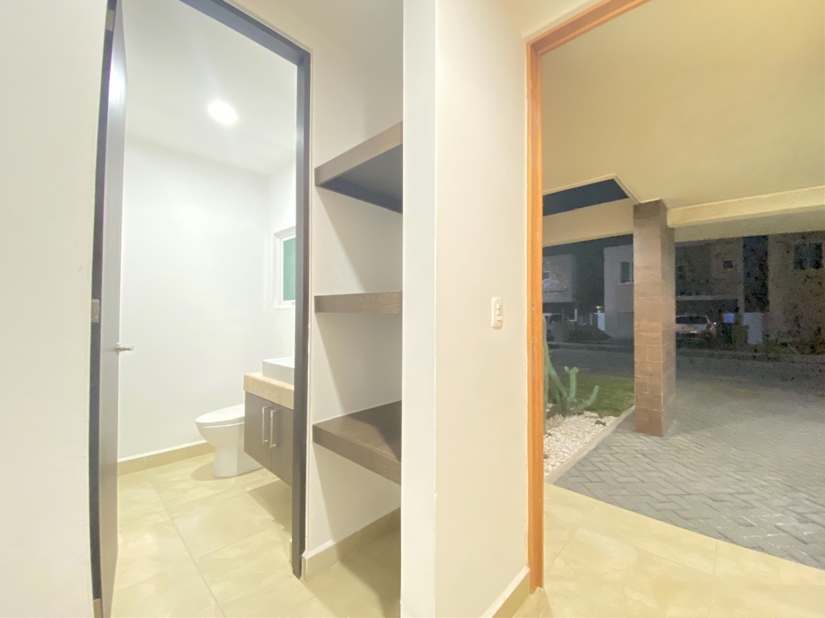 venta-de-casa-en-la-vista17-23077
