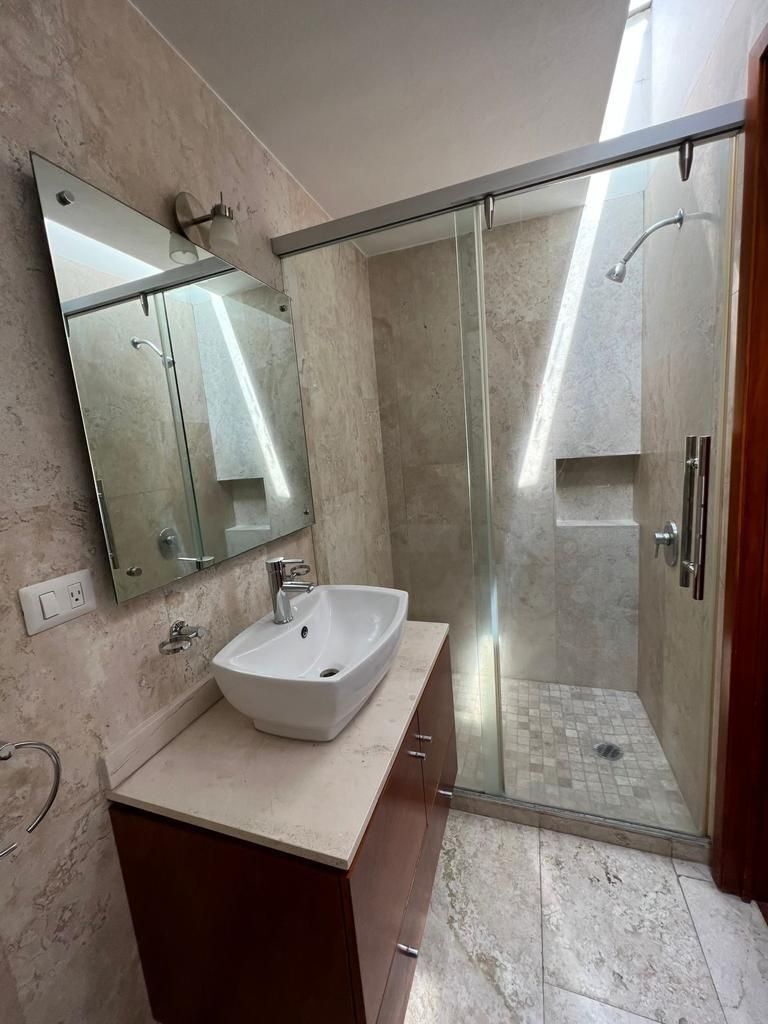 venta-y-renta-de-casa-en-lomas-1-cluster-44442-31620
